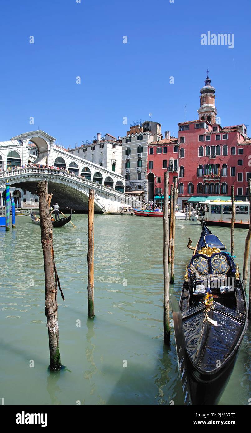 Rialto bridge grande canal hi-res stock photography and images - Alamy