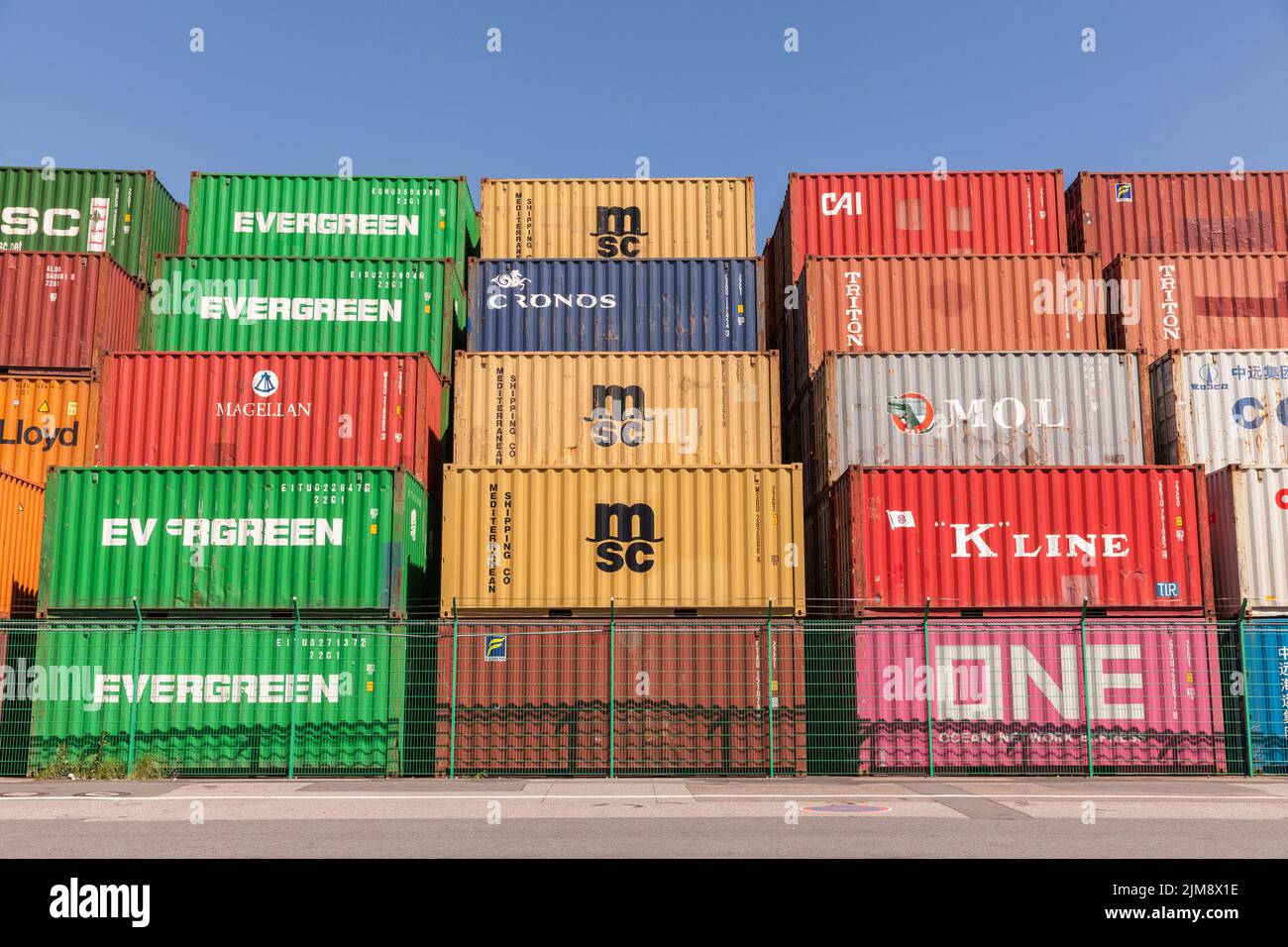 the container terminal of the Rhine port in the town district Niehl, Cologne, Germany. Container-Terminal im Niehler Hafen, Koeln, Deutschland. Stock Photo