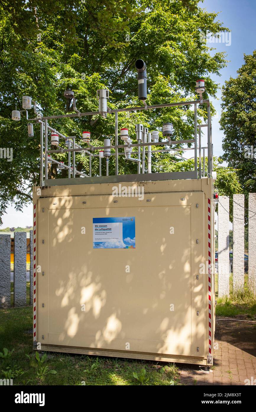 air and fine dust measuring station at the North Rhine-Westphalia State Office for Nature, Environment and Consumer Protection in Essen, Germany. Luft Stock Photo