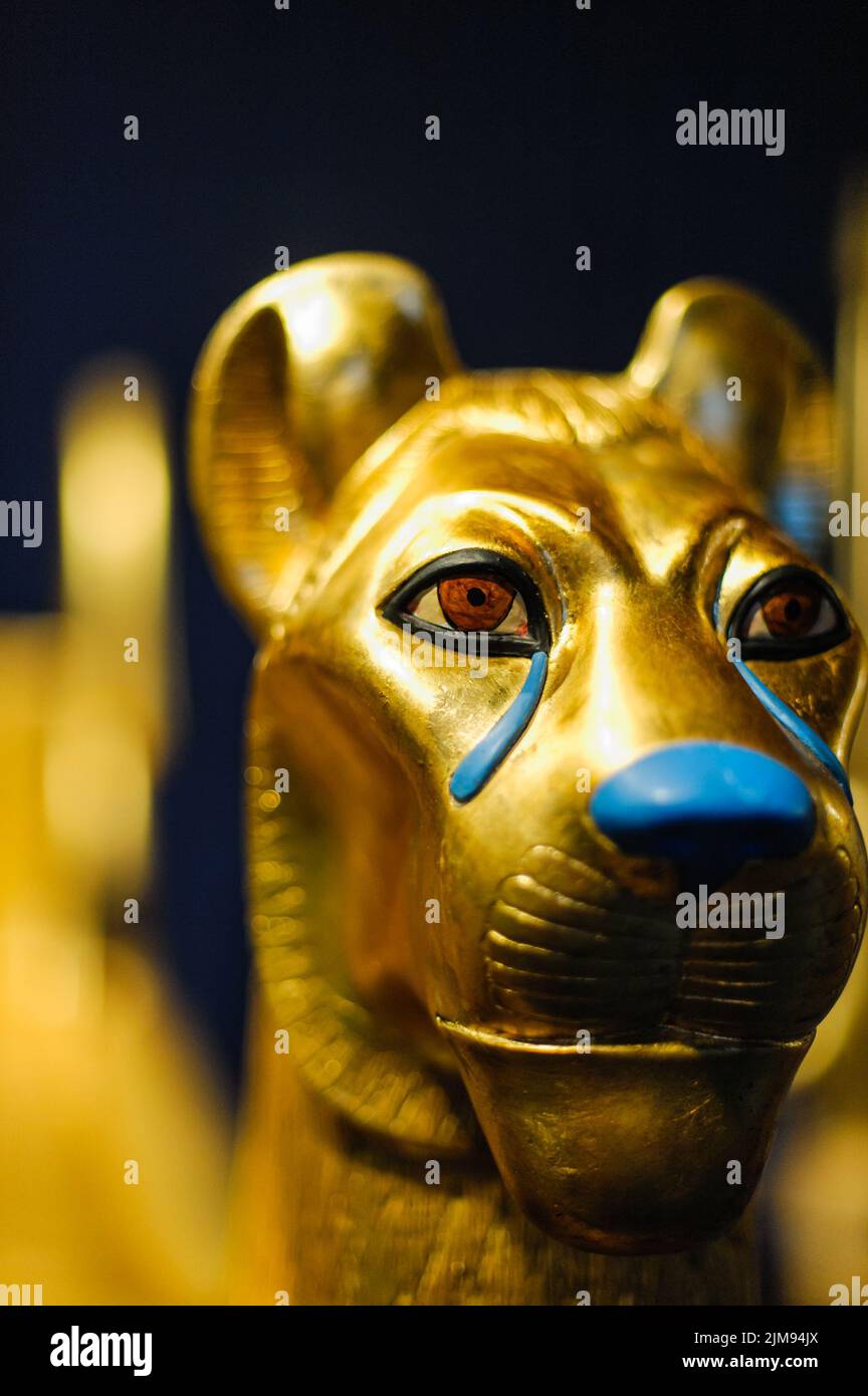 Egyptian lion head hi-res stock photography and images - Alamy