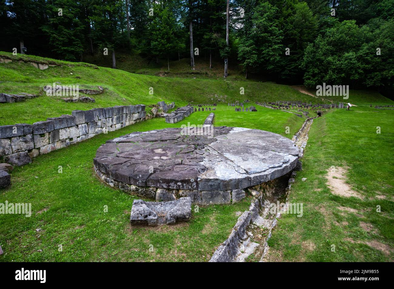 The andesite altar - Dacian Fortresses of the Orăștie Mountains, Sarmizegetusa Regia Stock Photo