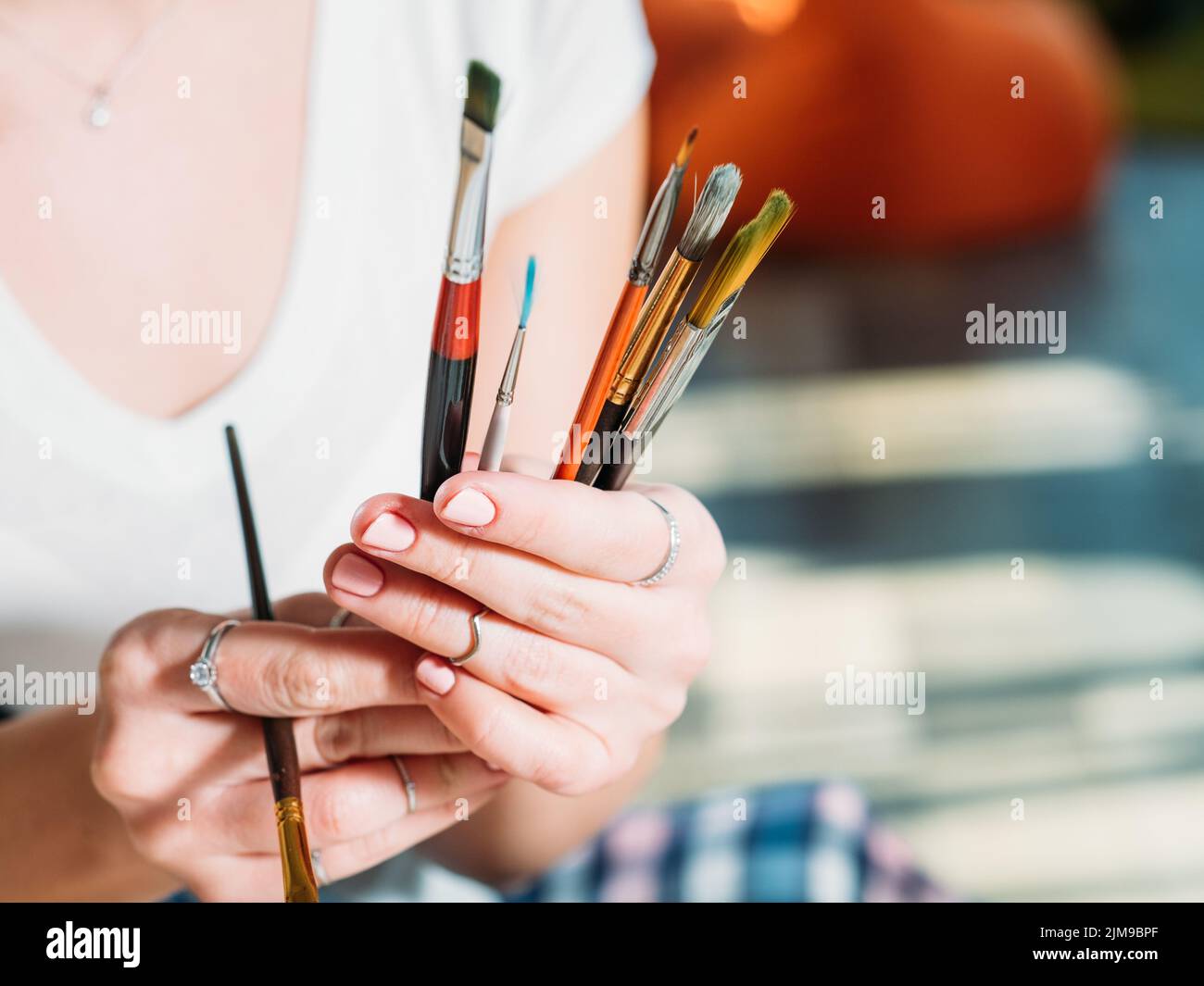 https://c8.alamy.com/comp/2JM9BPF/artwork-studio-workplace-paintbrush-artist-closeup-2JM9BPF.jpg