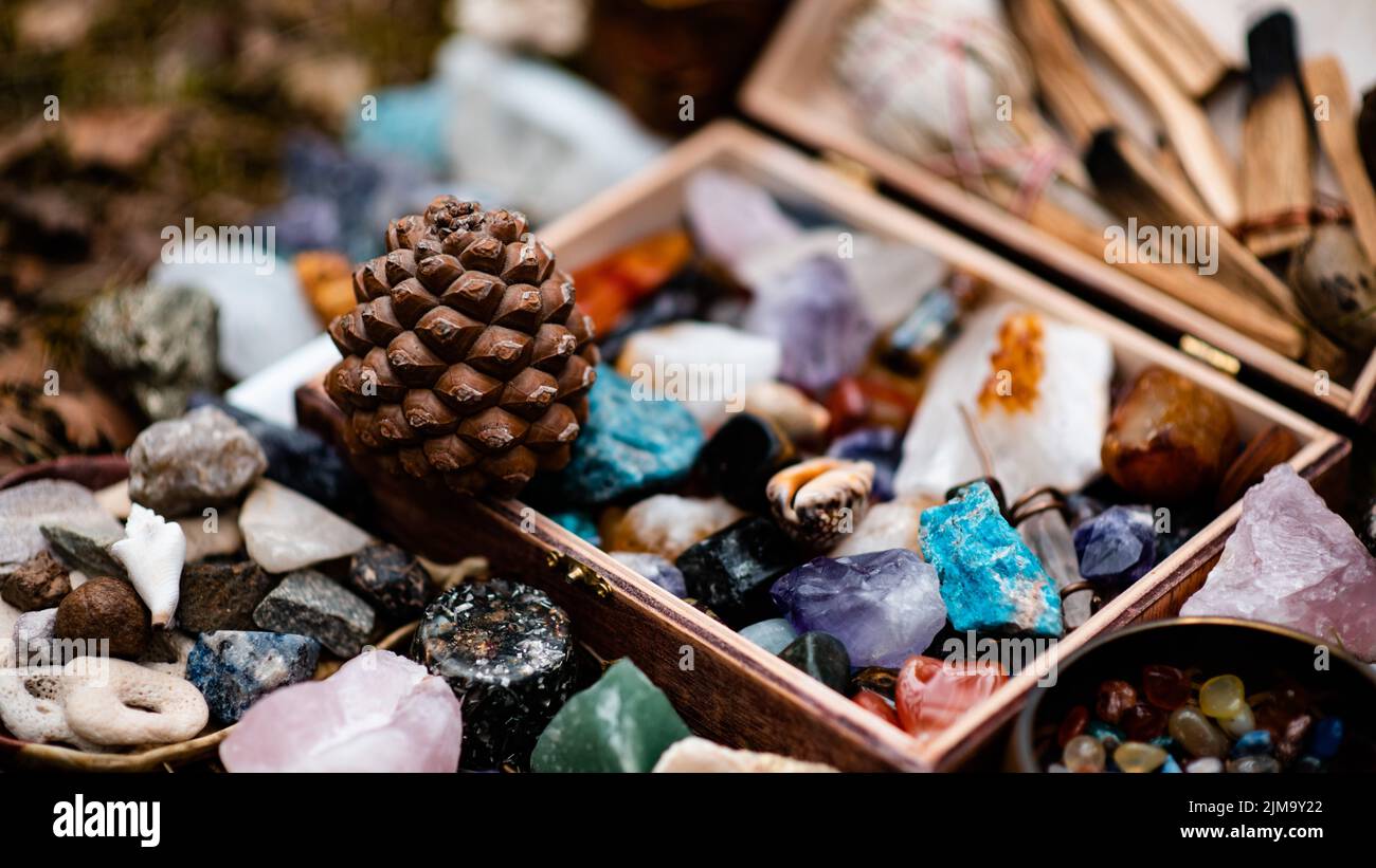 Healing crystal collection hi-res stock photography and images - Alamy
