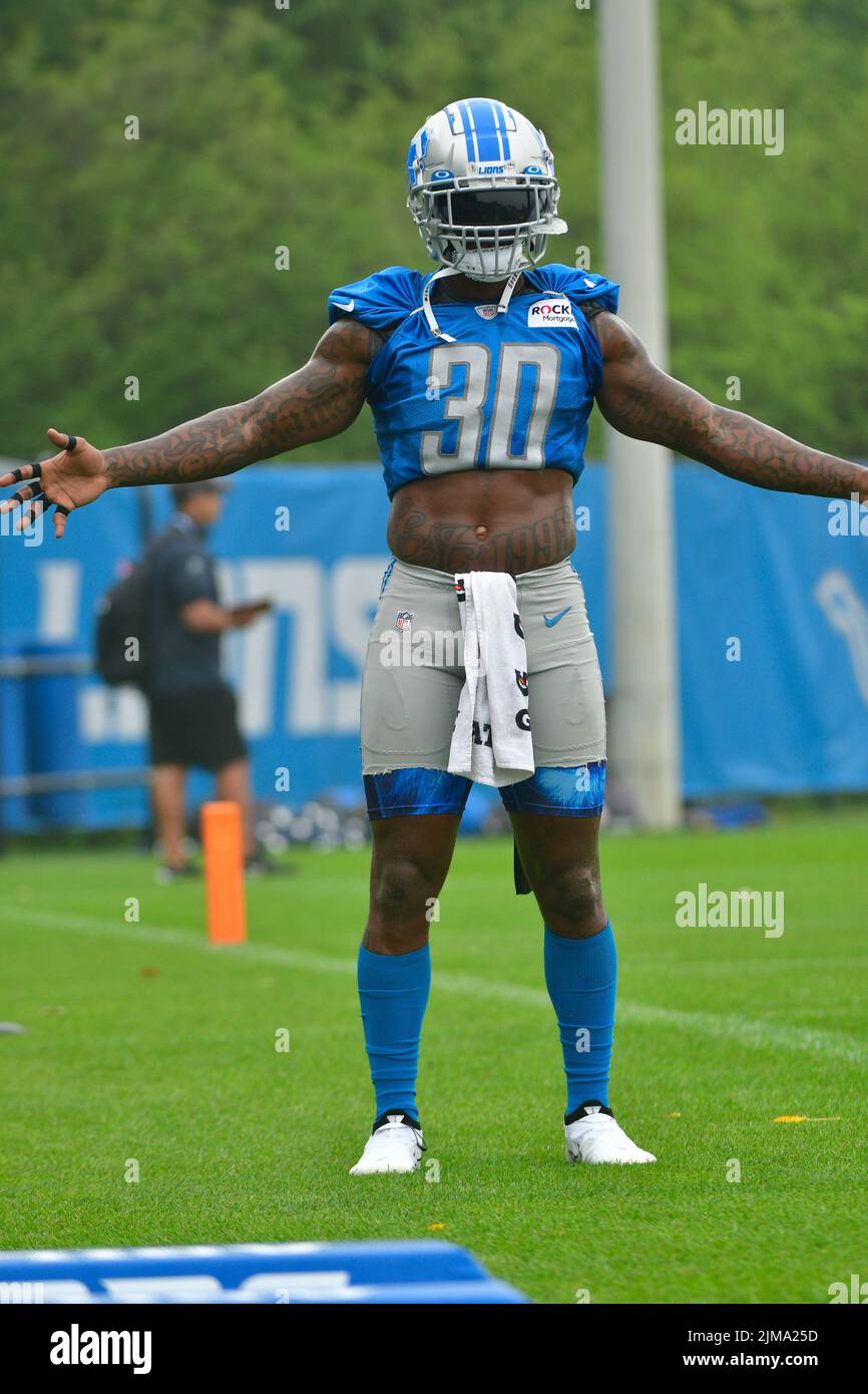 ALLEN PARK, MI - AUGUST 05: Detroit Lions RB Jamaal Williams (30) acting as a finish line for running back drills during Lions training camp on August 5, 2022 at Detroit Lions Training Camp in Allen Park, MI (Photo by Allan Dranberg/CSM) Stock Photo