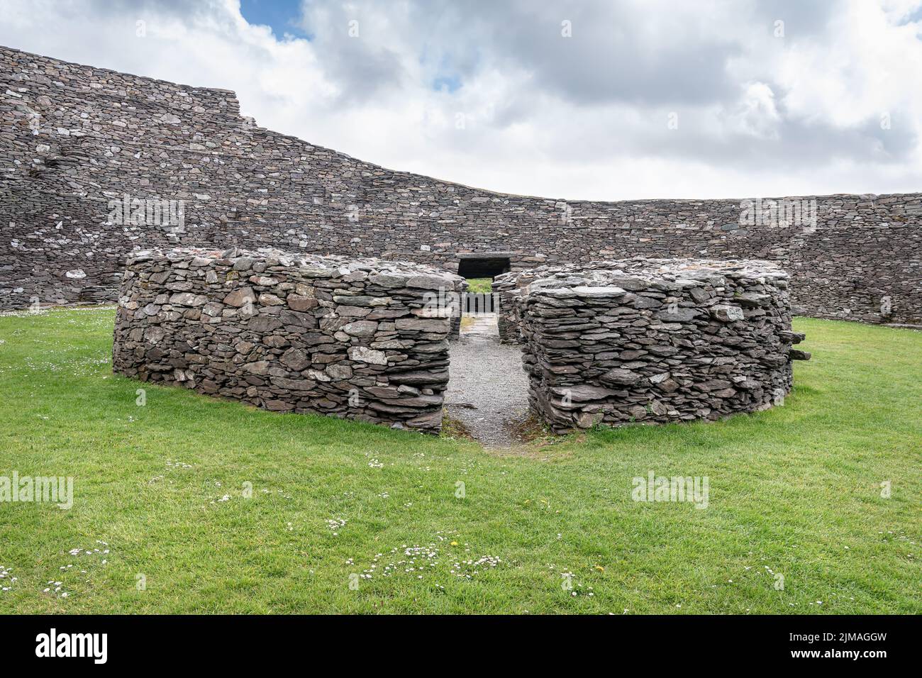 Cahergall stone ringfort (cashel) on the Iveragh Peninsula, County kerry, Ireland Stock Photo