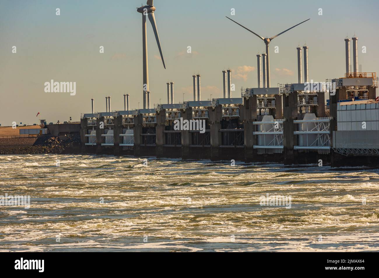 Eine Meisterleistung der Technik haben die Niederländer hier vollbracht.Im Mündungsdelta von Rhein,Maas und Schelde. Stock Photo