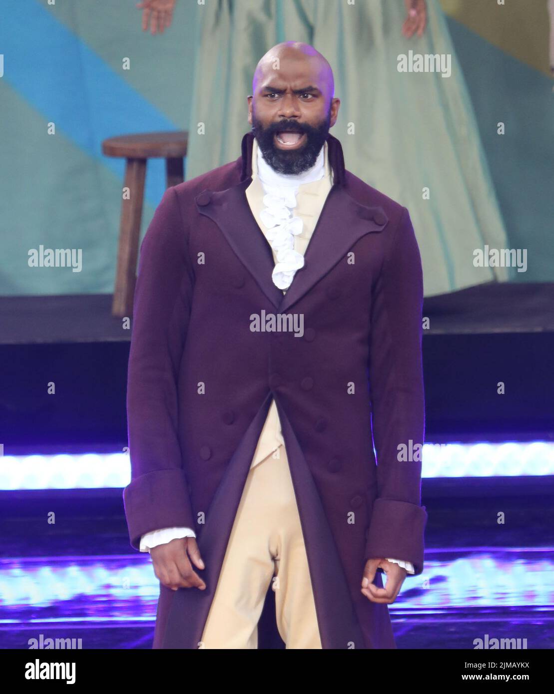 Nik top walker hamilton