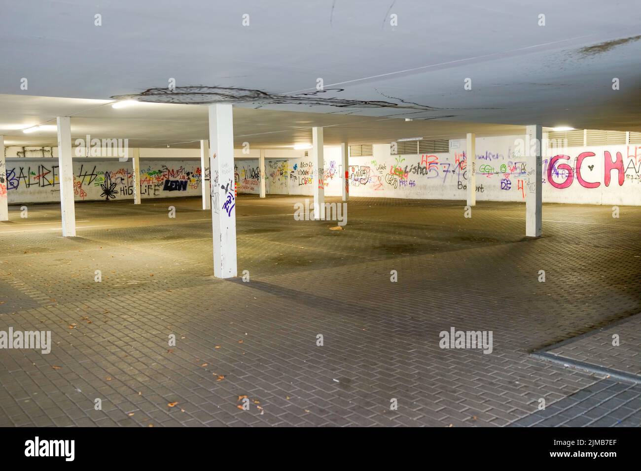 parking old town - sablettes