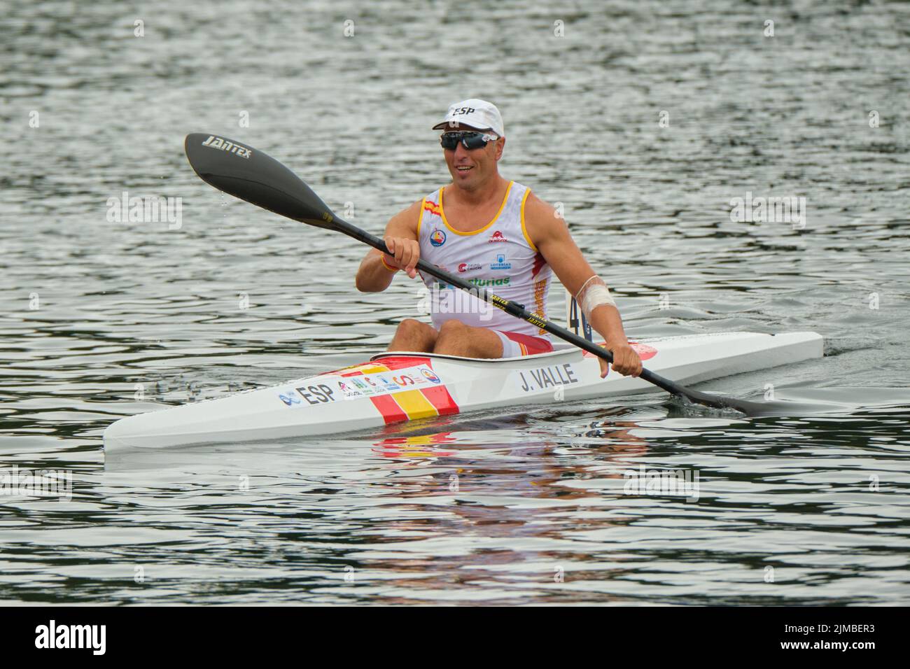 Dartmouth, Canada. August 5th, 2022 Juan Valle from Spain wins Gold in the Men Paracanoe KL3 200m World Championships in a photofinish with 0.08 seconds between Gold and Bronze. Robert Oliver from Great Britain takes Silver and Dylan Littlehales from Australia took bronze. The 2022 ICF Canoe Sprint and Paracanoe World Championships takes place on Lake Banook in Dartmouth (Halifax). Credit: meanderingemu/Alamy Live News Stock Photo
