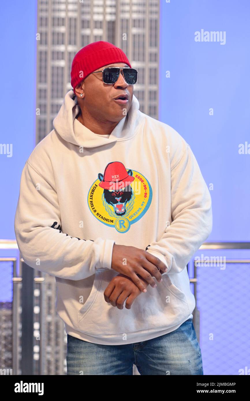 LL Cool J lights the Empire State Building to celebrate the Rock the Bells Festival in support of the Universal Hip Hop Museum on August 5, 2022 in Ne Stock Photo
