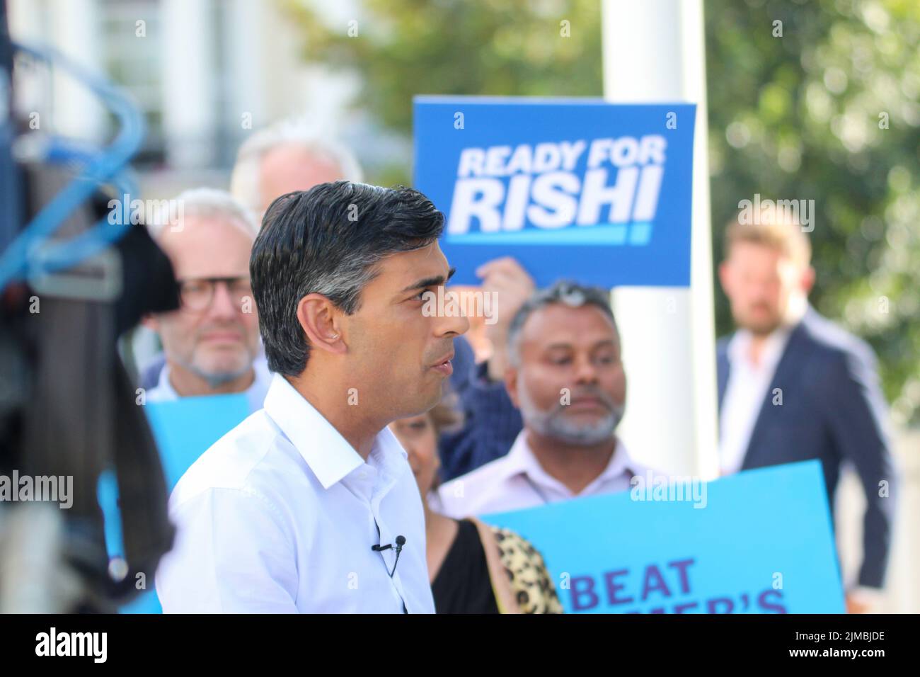 Eastbourne. East Sussex, UK. 5th Aug, 2022. The battle for the Tory Leadership battle comtiues at Eastbourne today, with Rushi Sunak and Liz Truss holding the Hustings at the Congress Theatre.They were joined by Dominic Raab, Hew Merriman and local MP Caroline Ansell. Credit: Pete Abel/Alamy Live News Stock Photo