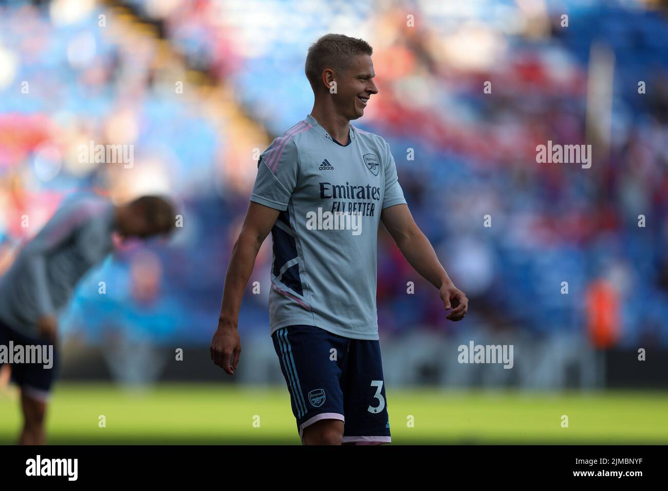 London, UK. 5th August 2022;  Selhurst Park, Crystal Palace, London, England;  Premier League football, Crystal Palace versus Arsenal:  Oleksandr Zinchenko of Arsenal warms up ahead of kick-off Credit: Action Plus Sports Images/Alamy Live News Stock Photo