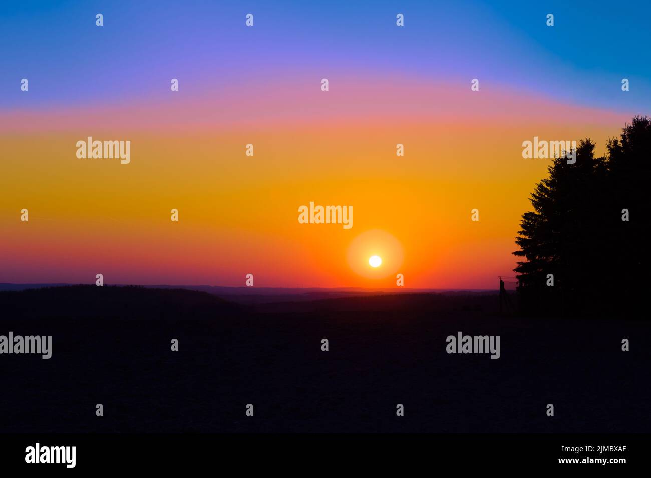Orange glow on horizon hi-res stock photography and images - Alamy