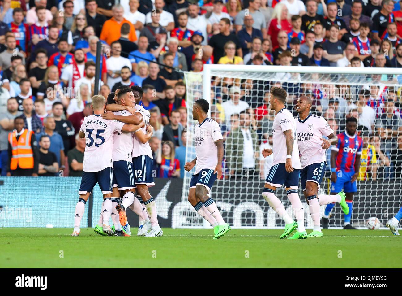 London, UK. 5th August 2022; Selhurst Park, Crystal Palace, London, England; Premier League football, Crystal Palace versus Arsenal: Gabriel Martinelli of Arsenal celebrates with his team mates his goal in the 19th minute for 0-1. Credit: Action Plus Sports Images/Alamy Live News Stock Photo