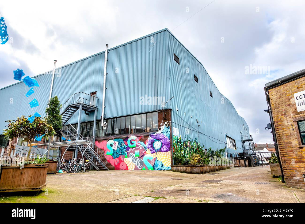 Ex Fed-Ex warehouse and Cotton Mill in the Manor House residential warehouse district, Catwalk Place, Haringey, London, UK Stock Photo