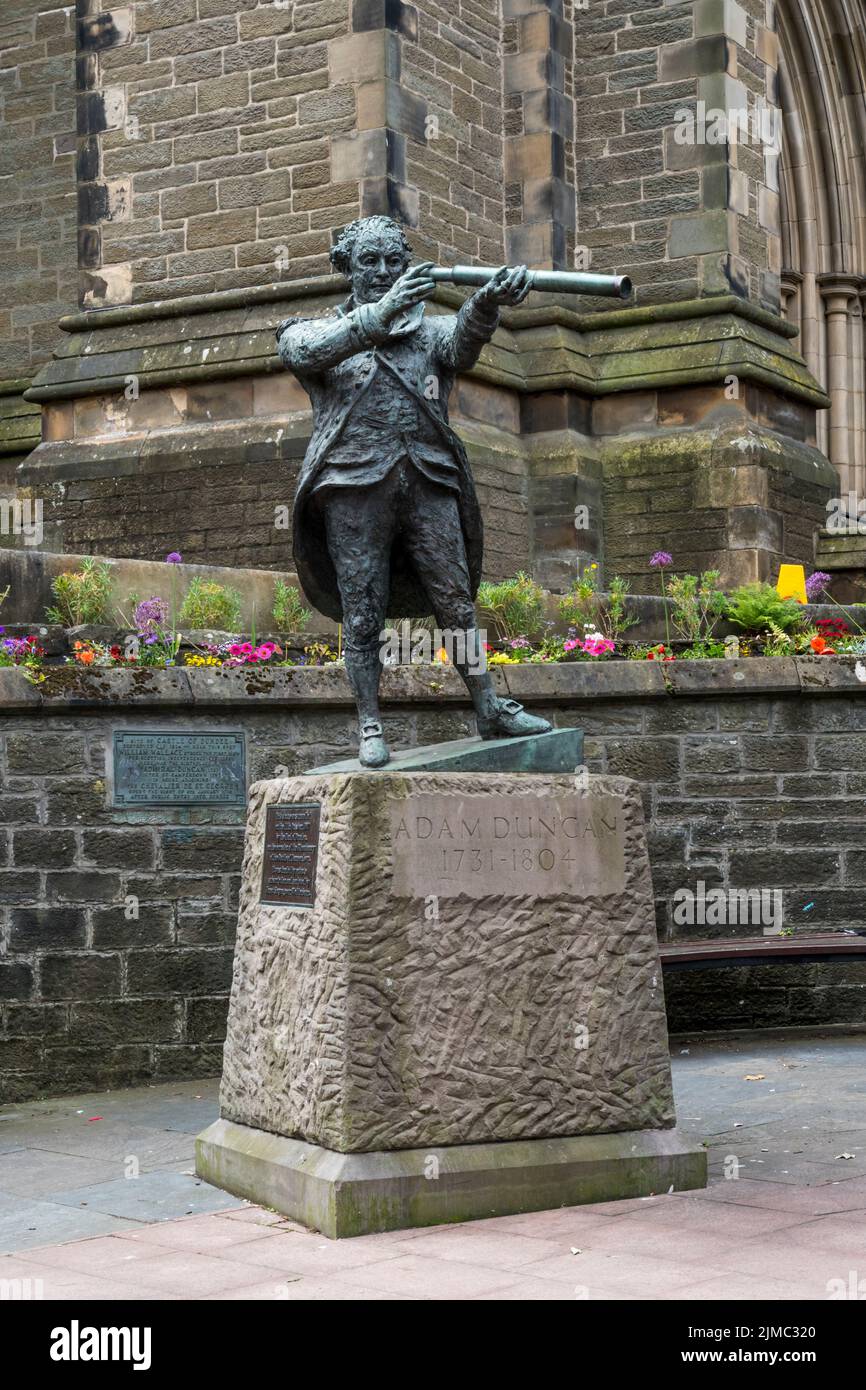 Statue of Adam Duncan in Dundee.  British admiral who defeated the Dutch fleet at the Battle of Camperdown. Stock Photo
