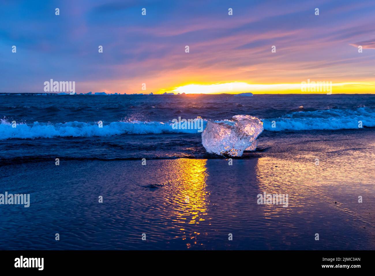 Sunrise at the beautiful diamond beach in Iceland Stock Photo Alamy