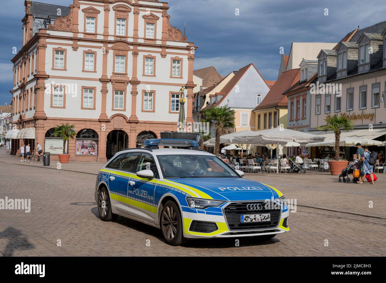 Deutschland, Rheinland-Pfalz, Speyer, Maxilianstrasse , August 05. Die Maximilianstraße ist die Hauptgeschäftsstraße der Stadt Speyer und die ehemalig Stock Photo