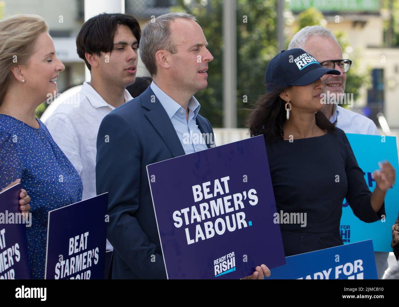 Eastbourne, East Sussex, UK. 5th August 2022. Rishi Sunak and Liz Truss Conservative leadership hopefuls arrive in this Sussex coastal town to face questions from Conservative party members. This is their latest stop during a cross country hustings as both MPs campaign to replace Boris Johnson as party leader and Prime Minister. The Eastbourne & Willingdon constituency currently held by Conservative by MP Caroline Ansell, voted decisively to leave the European union which saw Stephen Lloyd Liberal Democratic MP lose his seat In the 2019 General election. Credit: Newspics UK South/Alamy live N Stock Photo