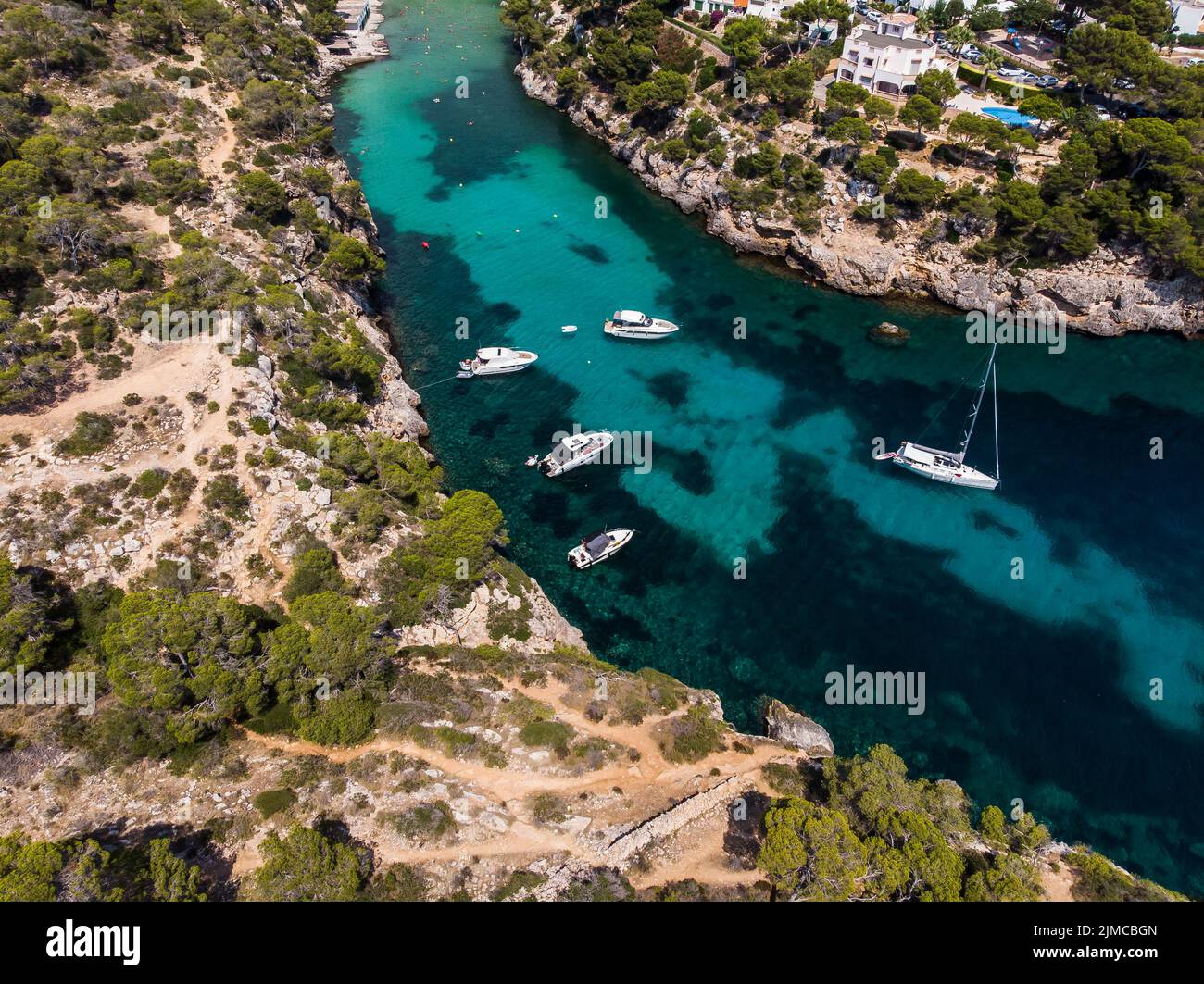 Luftaufnahme, Spanien, Balearen, Mallorca, Gemeinde Llucmajor,  Bucht Cala Pi mit Strand und Felsenk Stock Photo