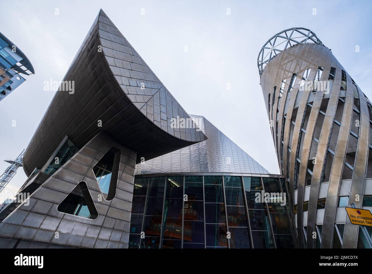 View of modern architectural buildings at the Lowry waterside arts complex at the Salford Quays Stock Photo