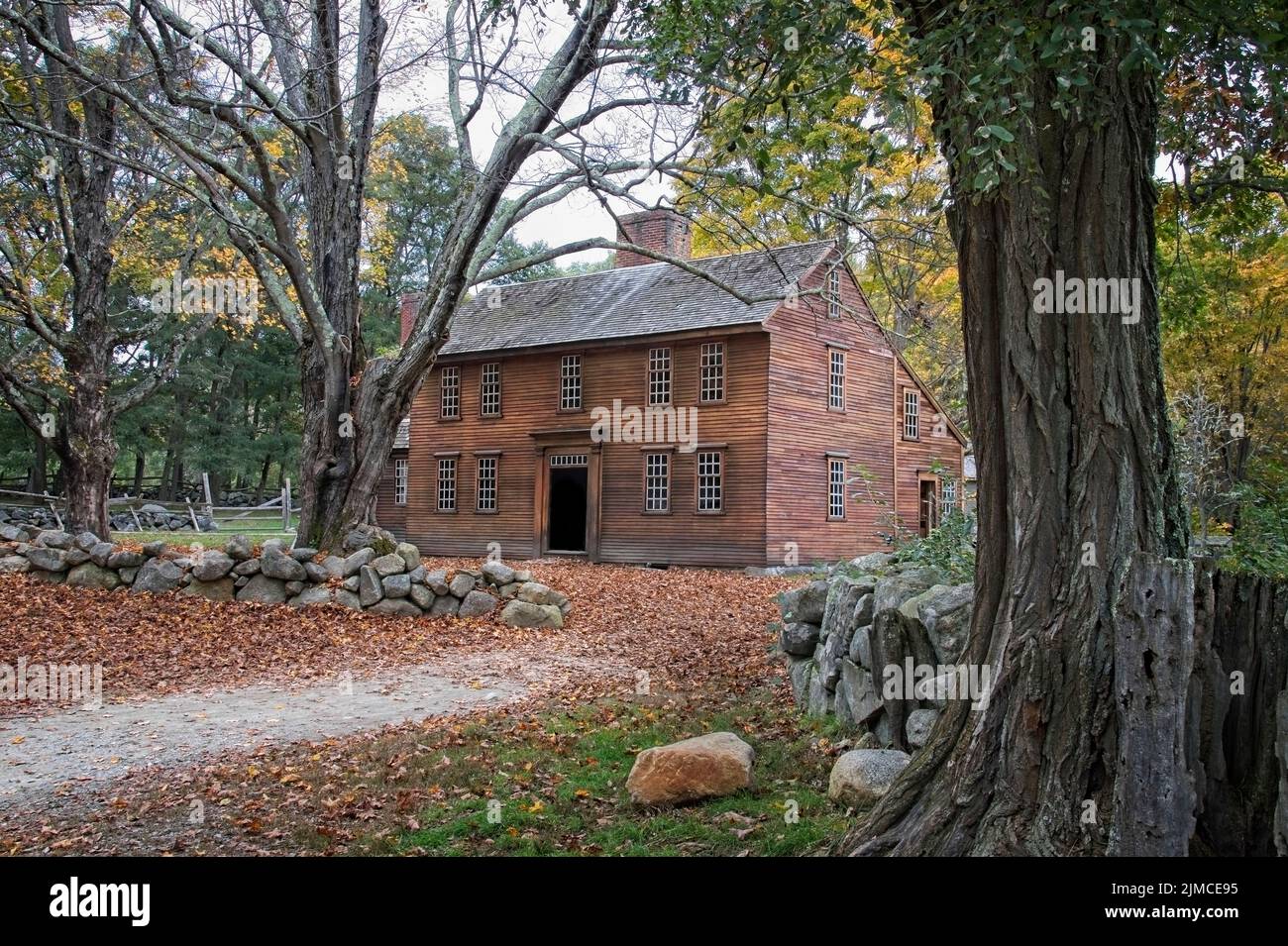 Hartwell Tavern, along the Battle Road Trail (Bay Road) in Minuteman National Park, between Lexington and Concord, Massachusetts, USA. Stock Photo