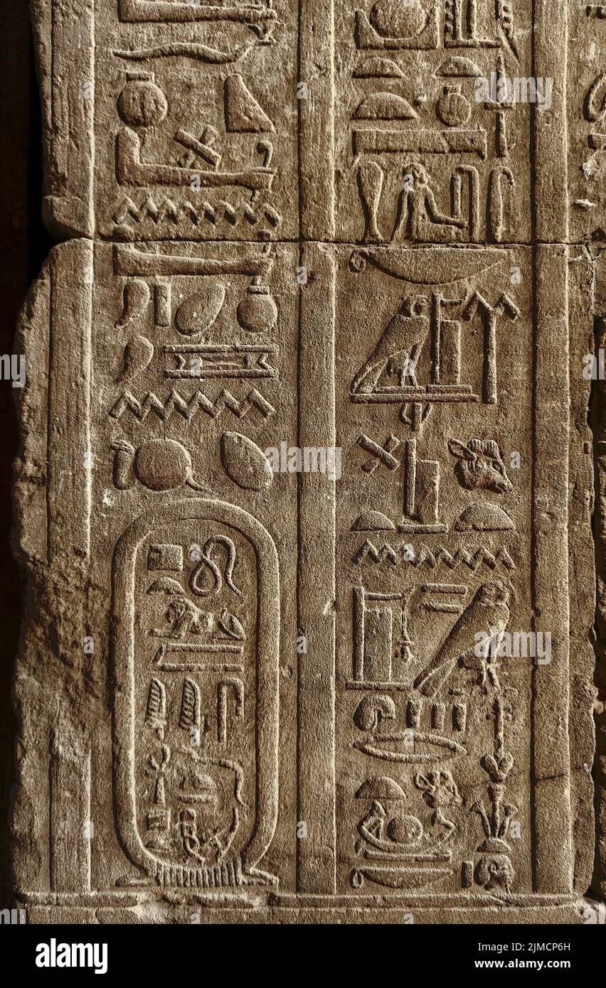 Ancient egypt hieroglyphics on wall Stock Photo
