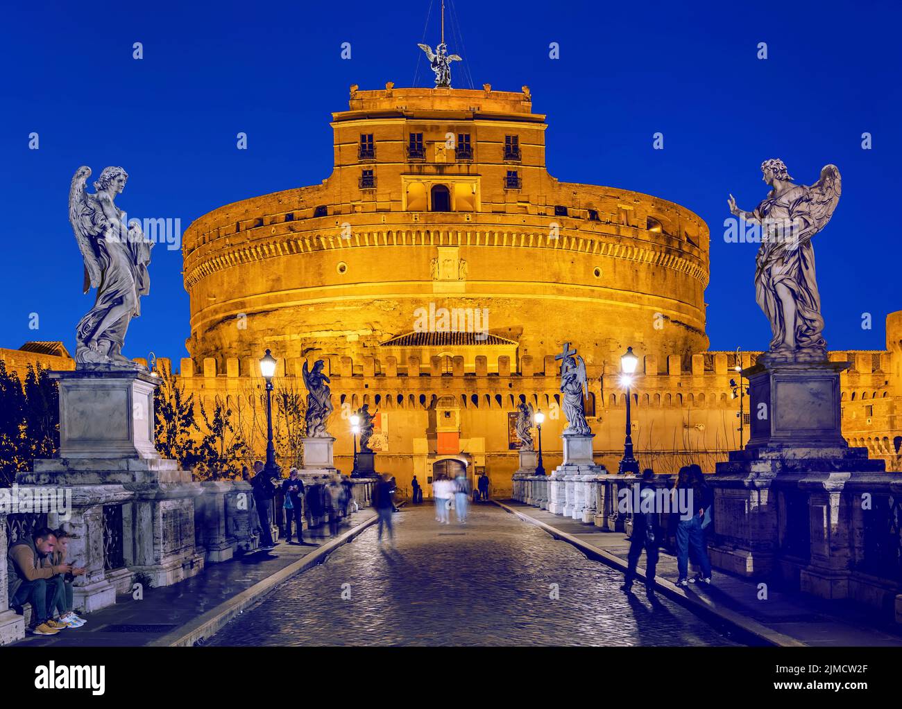 Angels Rome Angels castle rome people hi-res stock photography and images - Alamy