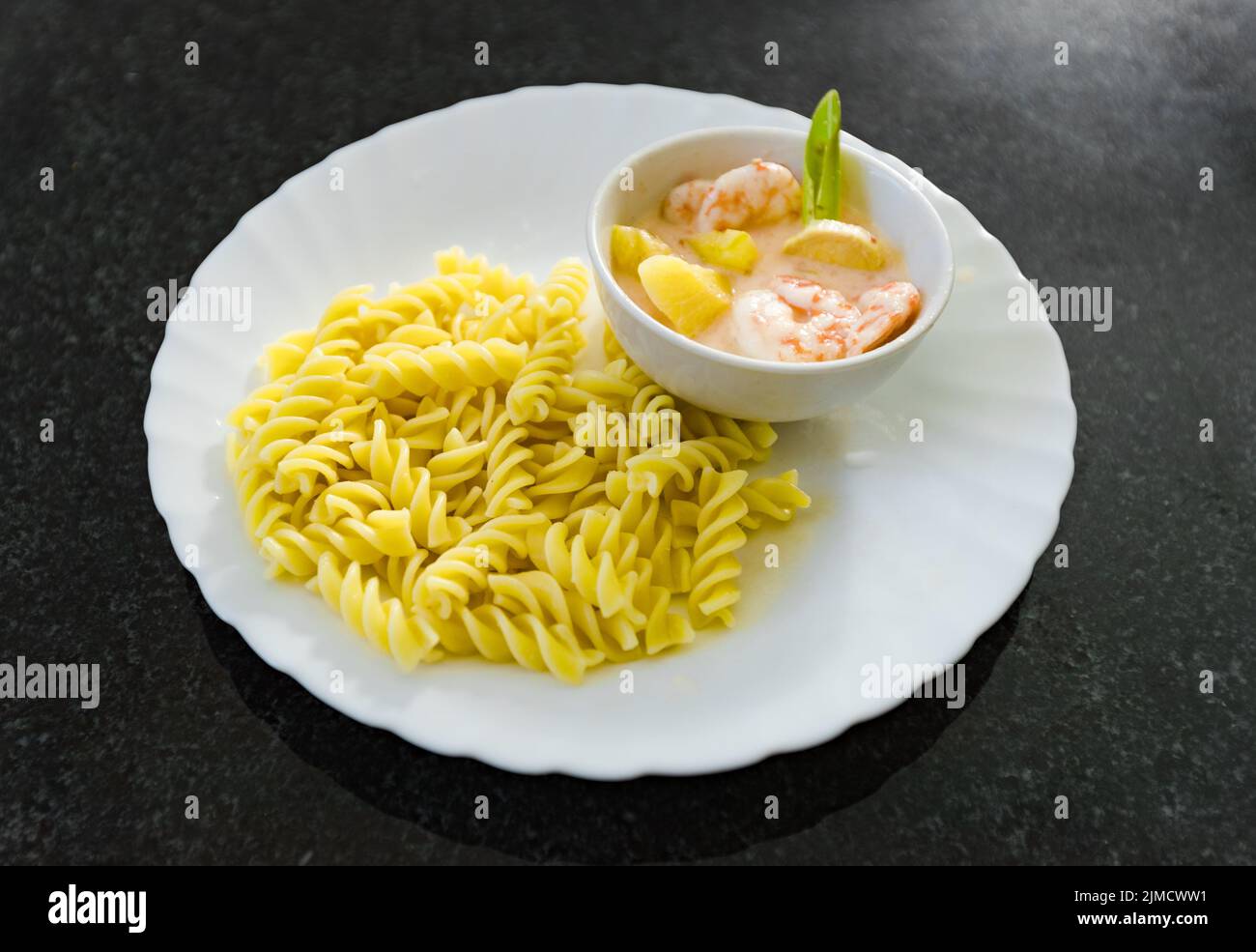 Macaroni And Cheese Balls Homemade Red Healthy Photo Background And Picture  For Free Download - Pngtree