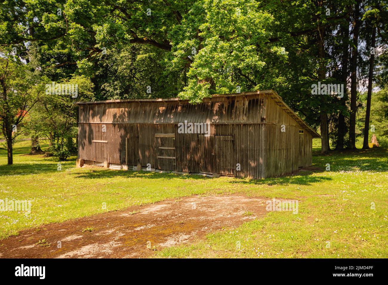 Old facade shed hi-res stock photography and images - Alamy