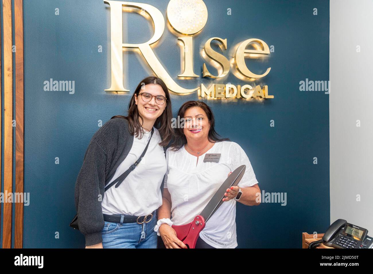 Amna Velagic, Annette Malinowski attend VIP Ribbon Cutting Event at Rise Medical, Corona Del Mar, CA on July 29, 2022 Stock Photo