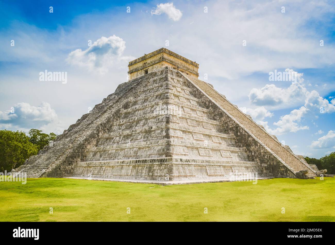 Great photo of the pyramid of Chichen Itza, Mayan civilization, one of the most visited archaeologic Stock Photo