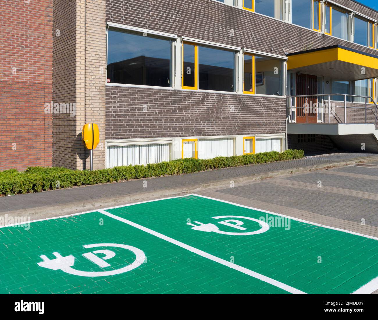 Electric car parking place Stock Photo Alamy