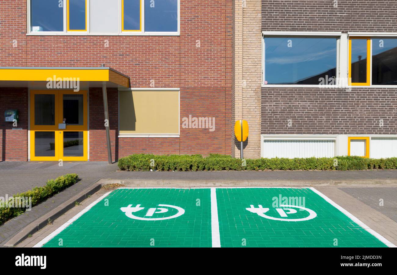 Electric car parking place Stock Photo Alamy