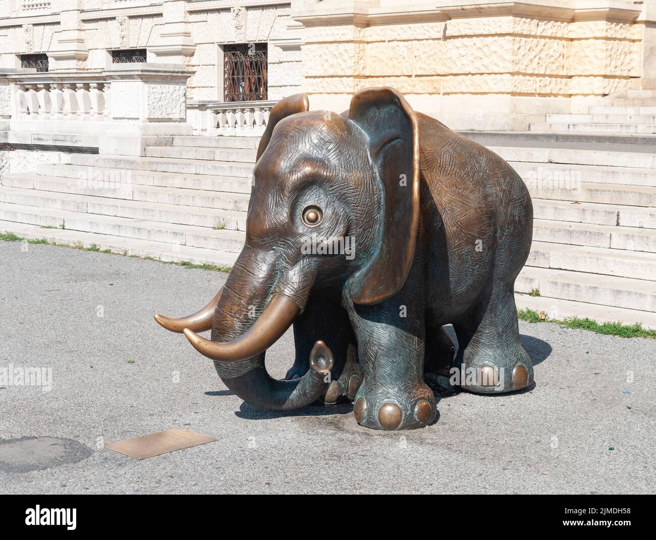 Small bronze elephant statue in Vienna Stock Photo Alamy