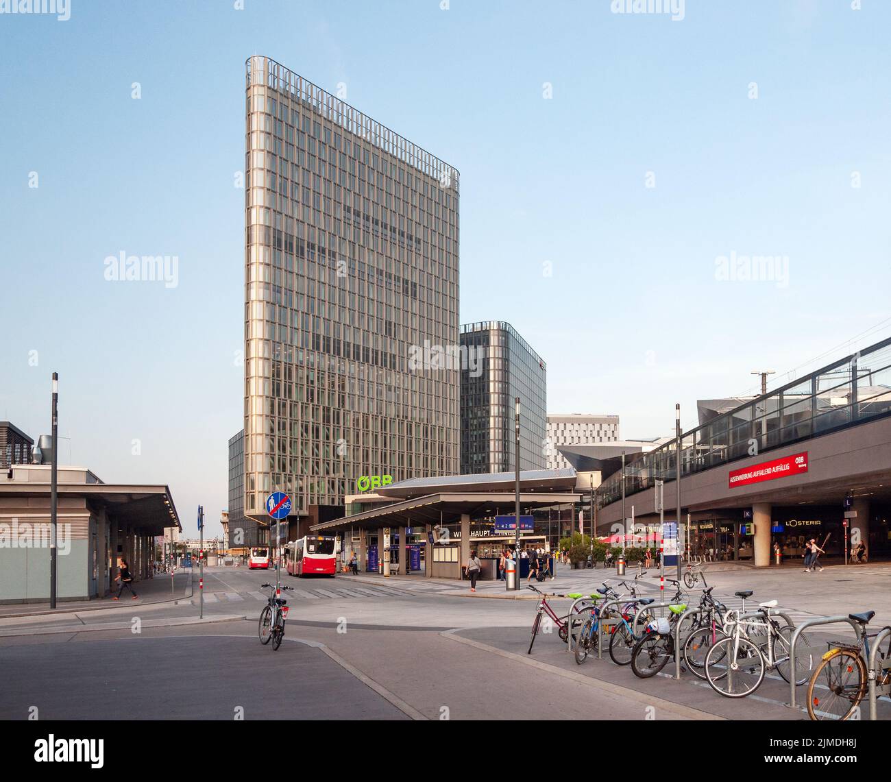 Modern high-rise buildings in Vienna at Hauptbahnhof Stock Photo - Alamy