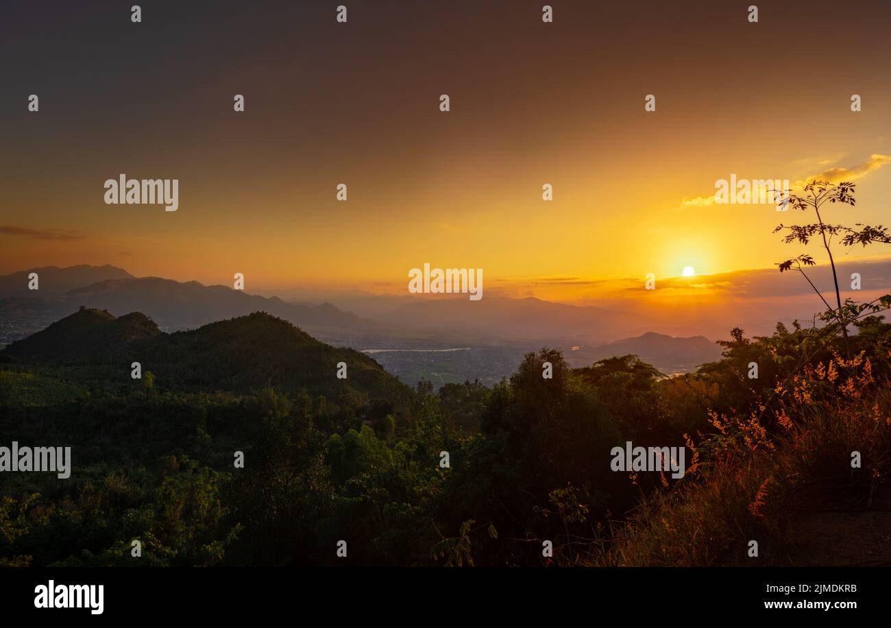 Beautiful sunset over vibrant hi-res stock photography and images - Alamy