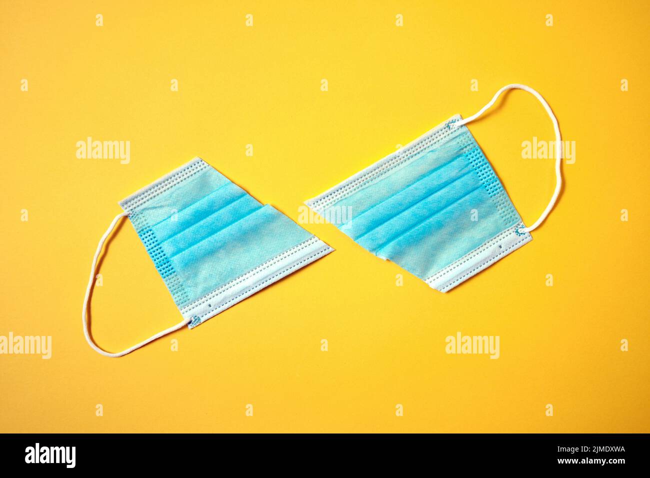 Two blue medical face hi-res stock photography and images - Alamy