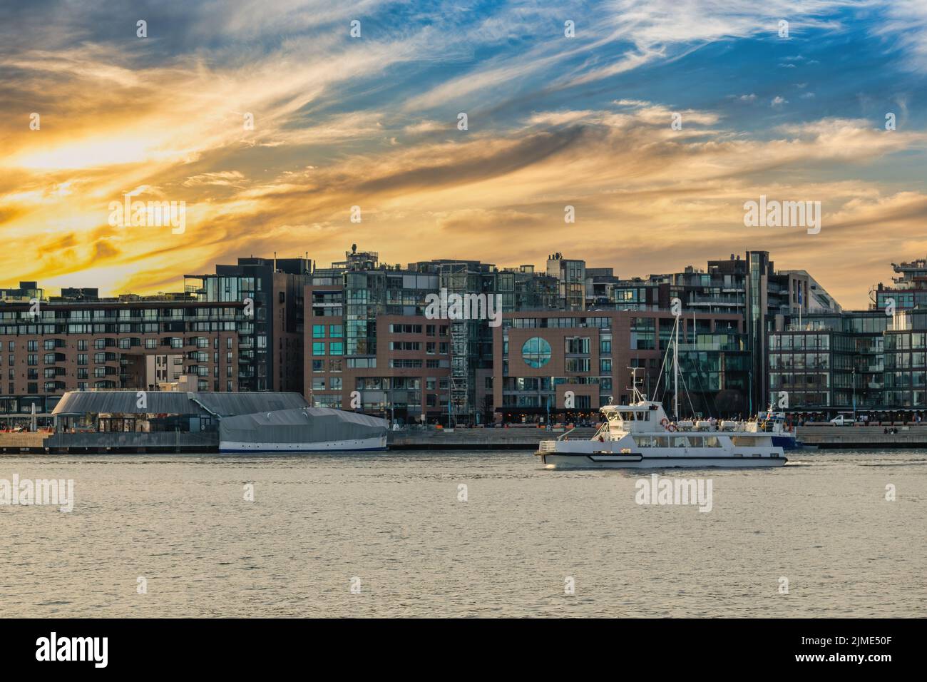 Oslo Norway, sunset city skyline at harbour Stock Photo Alamy