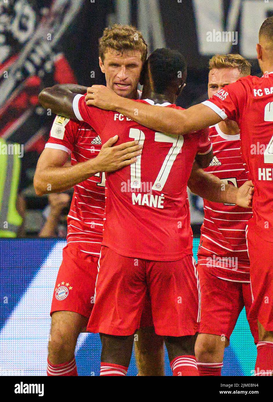 Thomas MUELLER, MÜLLER, FCB 25 celebrates his goal, happy, laugh, celebration, 0-4 with assist Sadio Mane (FCB 17)  in the match EINTRACHT FRANKFURT - FC BAYERN MÜNCHEN  1.German Football League on Aug 05, 2022 in Frankfurt, Germany. Season 2022/2023, matchday 1, 1.Bundesliga, FCB, Munich, 1.Spieltag © Peter Schatz / Alamy Live News    - DFL REGULATIONS PROHIBIT ANY USE OF PHOTOGRAPHS as IMAGE SEQUENCES and/or QUASI-VIDEO - Stock Photo
