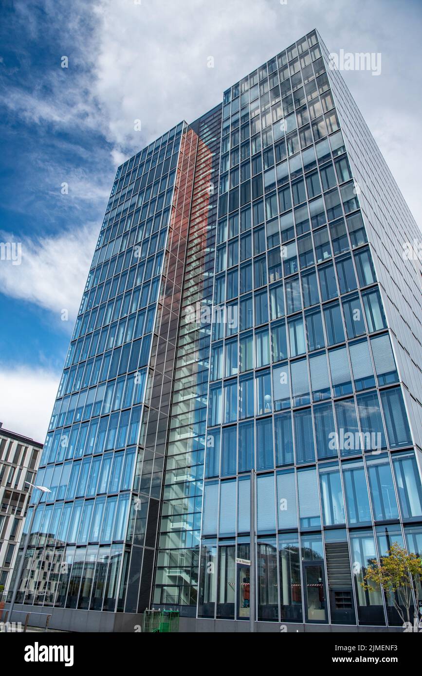 Skyward view glass skyscraper hi-res stock photography and images - Alamy