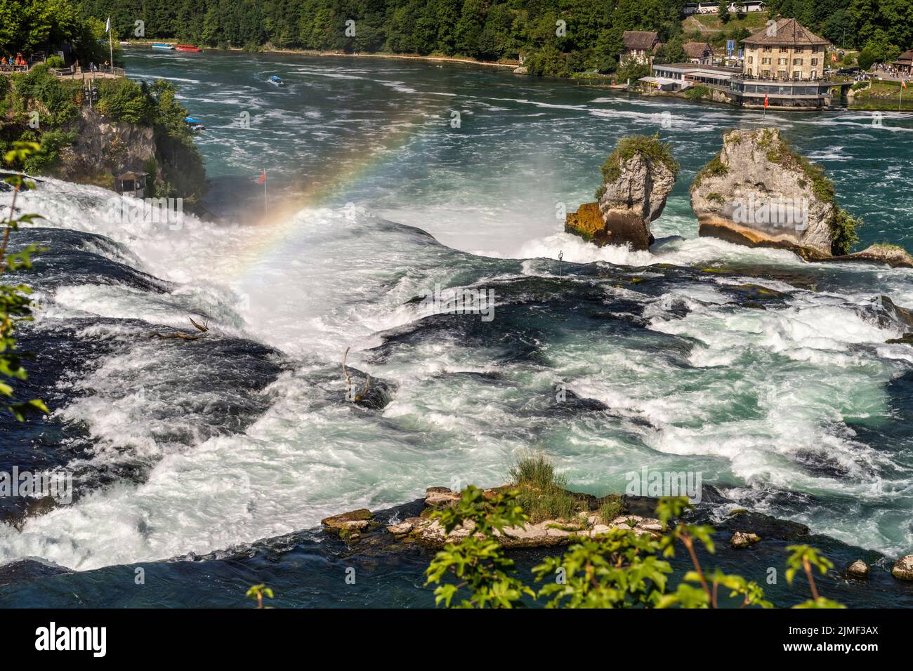 Wasserfall Rheinfall bei Neuhausen am Rheinfall, Schweiz, Europa |  Rhine Falls, Neuhausen am Rheinfall, Switzerland, Europe Stock Photo