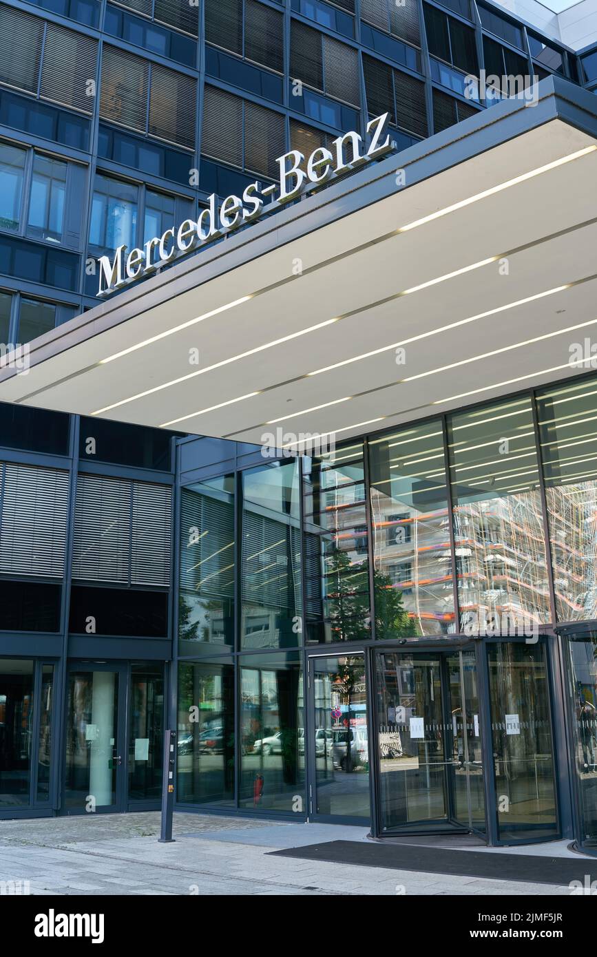 Mercedes-Benz Retail headquarters in Berlin Stock Photo