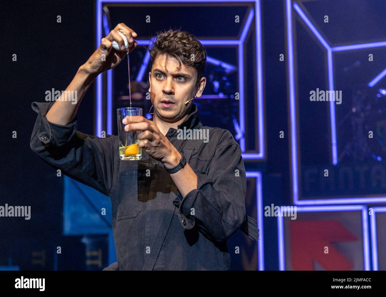 Ben hart returns to edinburgh with his show wonder hi-res stock