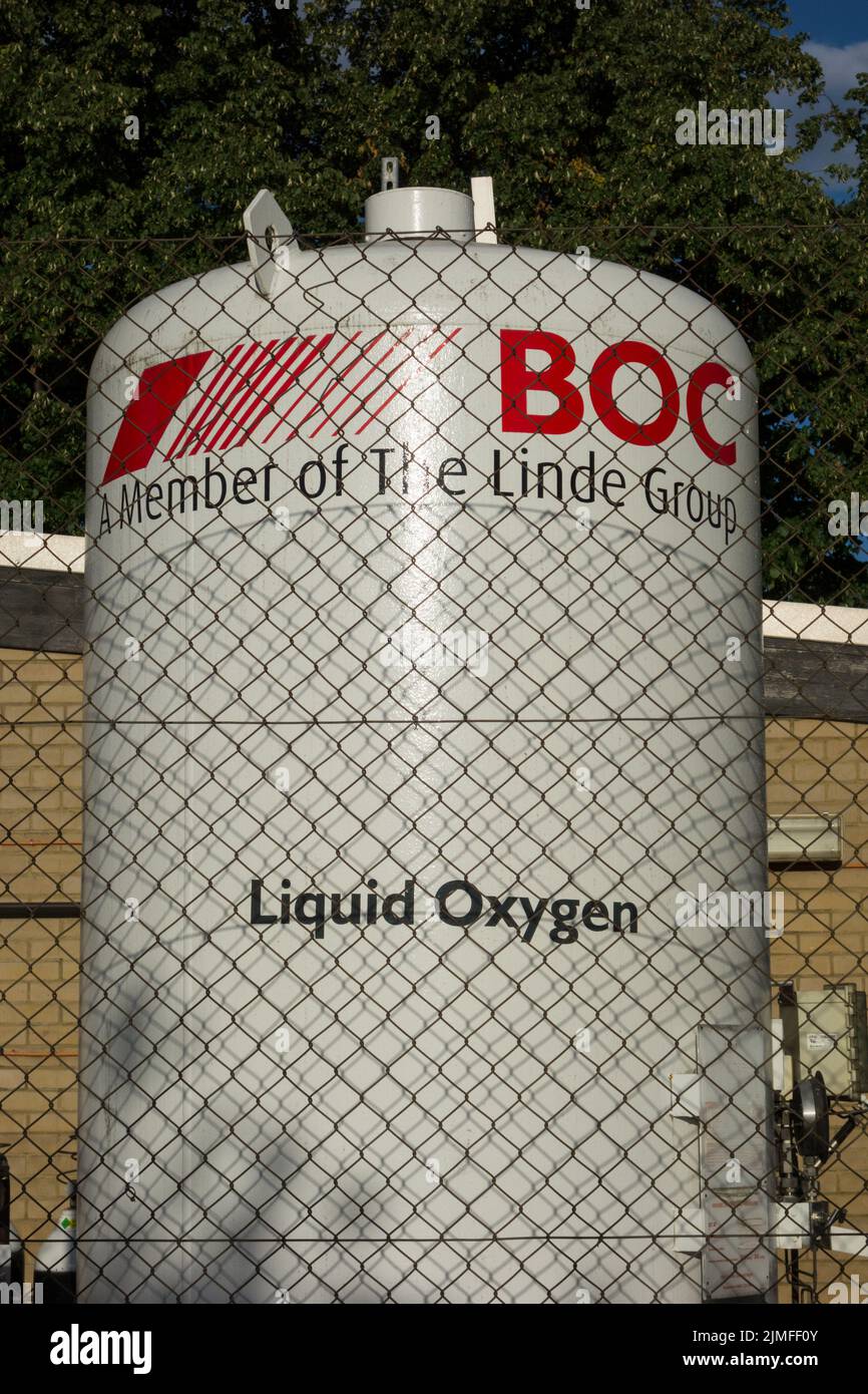 A large BOC liquid oxygen tank in the grounds of a hospital Stock Photo