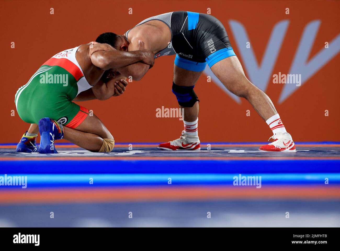 Canada’s Nishan Randhawa completes against Pakistan’s Tayab Raza in the Men’s Freestyle 97kg Semi Final at the Coventry Arena on day nine of the 2022 Commonwealth Games. Picture date: Saturday August 6, 2022. Stock Photo