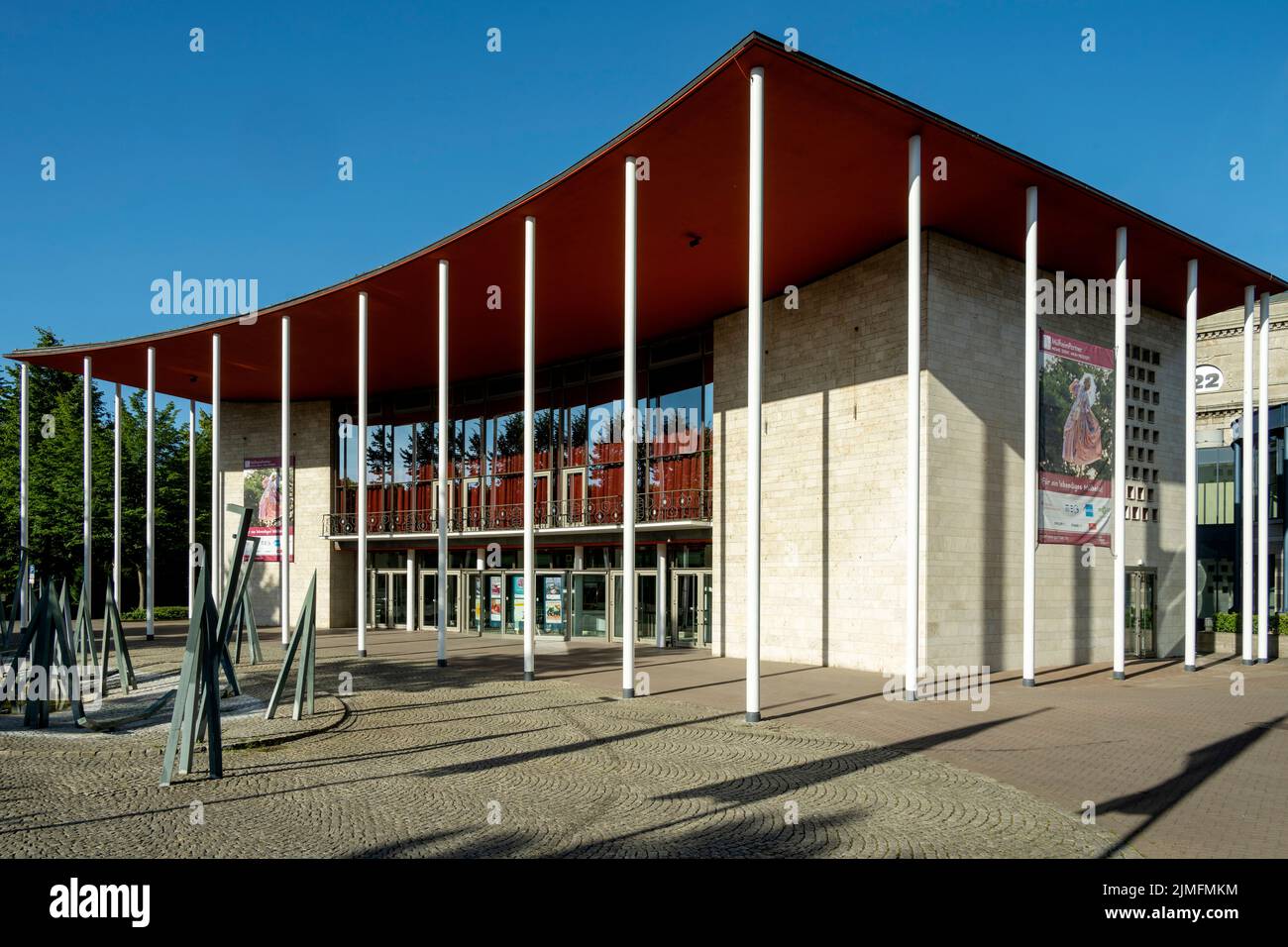 Deutschland, Nordrhein-Westfalen, Mühlheim an der Ruhr, Stadthalle Stock Photo