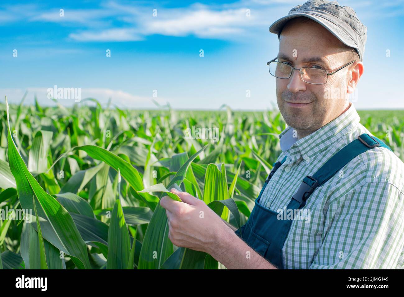 Overalls farmer hi-res stock photography and images - Alamy