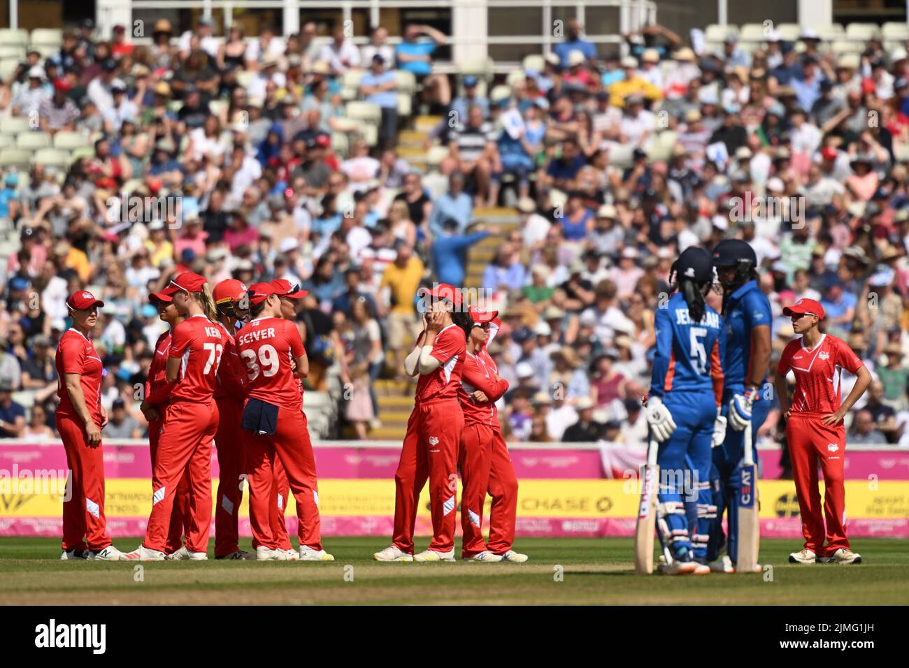 BIRMINGHAM, UK. AUG 6TH England watch pensively as a wicket is overturned during the T20 Cricket semi-final between England and India at Edgbaston during the Birmingham 2022 Commonwealth Games on Saturday 6th August 2022. (Credit: Pat Scaasi | MI News) Credit: MI News & Sport /Alamy Live News Stock Photo