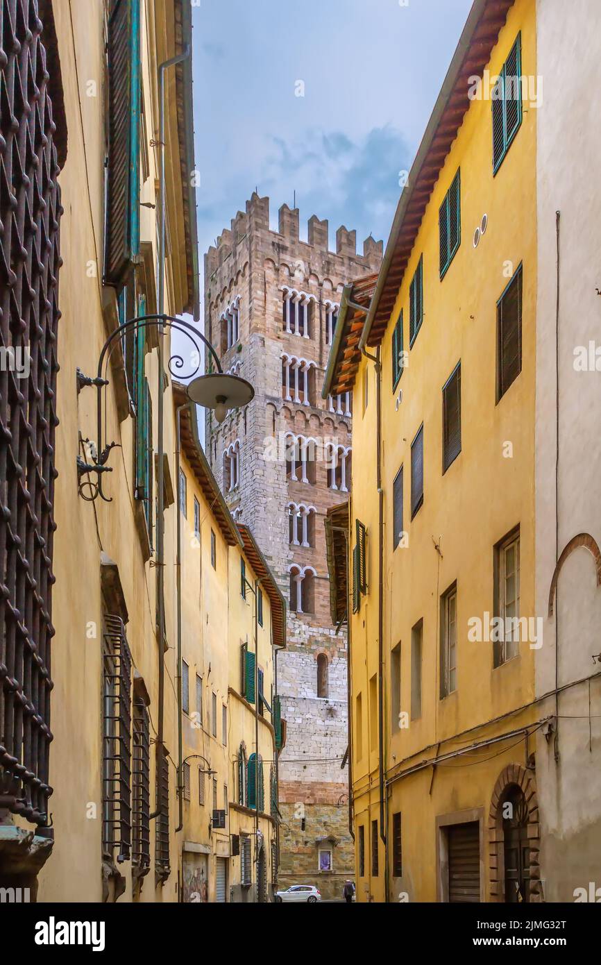 Street in Lucca, Italy Stock Photo - Alamy
